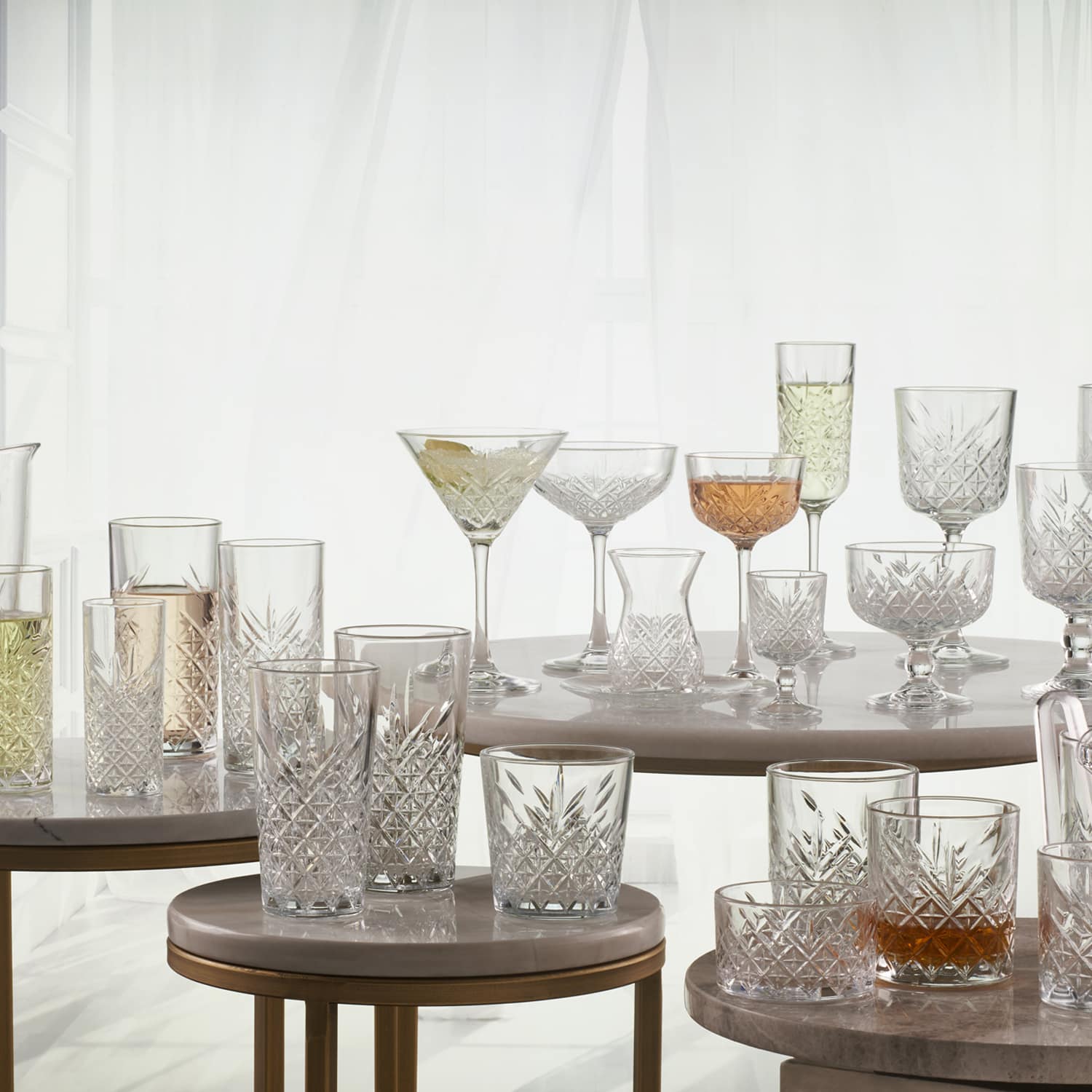 Pasabahce Timeless Wijnglas 33 Gouden Rand - 4 Stuks - Glazen.nl